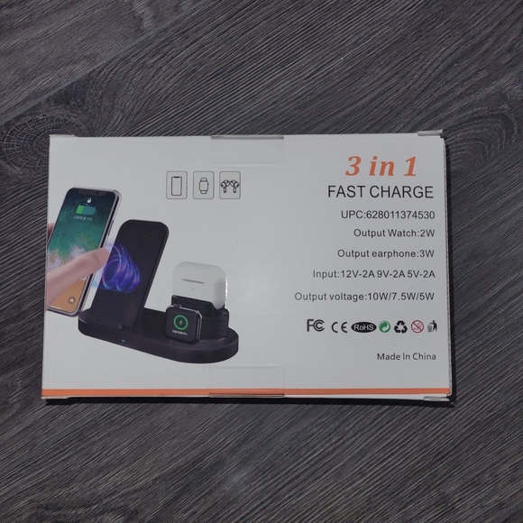 BNIB apple device charger - Picture 3 of 4